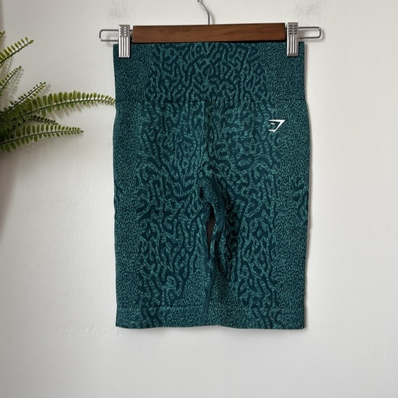 NWT Gymshark Adapt Seamless Emerald Green Animal Print Shorts - Picture 2 of 9